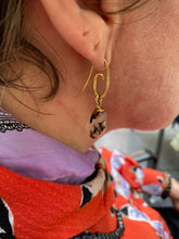 Afbeelding in Gallery-weergave laden, Boucles d'oreilles - trombone (2 x 1 cm.) plaqué or
