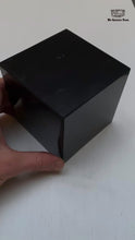 Vidéo laden en afspelen in Gallery-weergave, cube de shungite - 10 cm.
