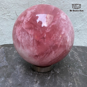 Sphère en "quartz rose" de Madagascar