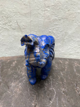 L'éléphant en "Lapis Lazuli" d'Afghanistan, dans la galerie Weergave.
