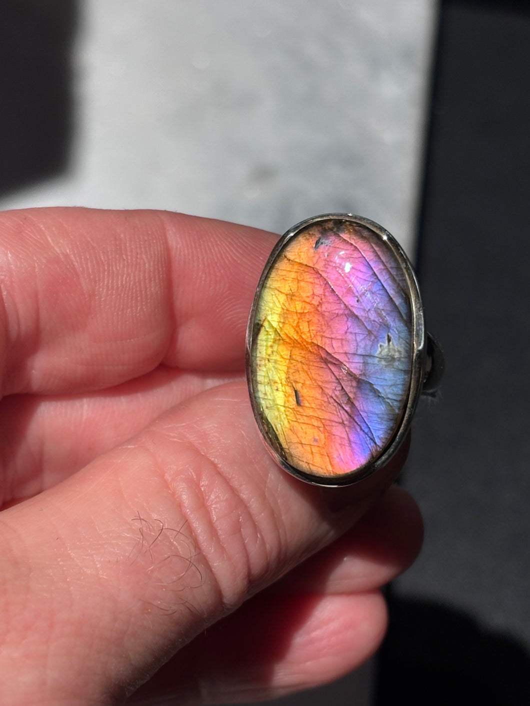 Regenboog Labradoriet zilveren ring
