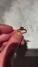 Video laden en afspelen in Gallery-weergave, Ring 18ct. yellow gold with e red/pinkish Tourmaline from Brazil
