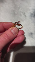 Video laden en afspelen in Gallery-weergave, Ring 18ct. yellow gold with Spinel from Sri Lanka

